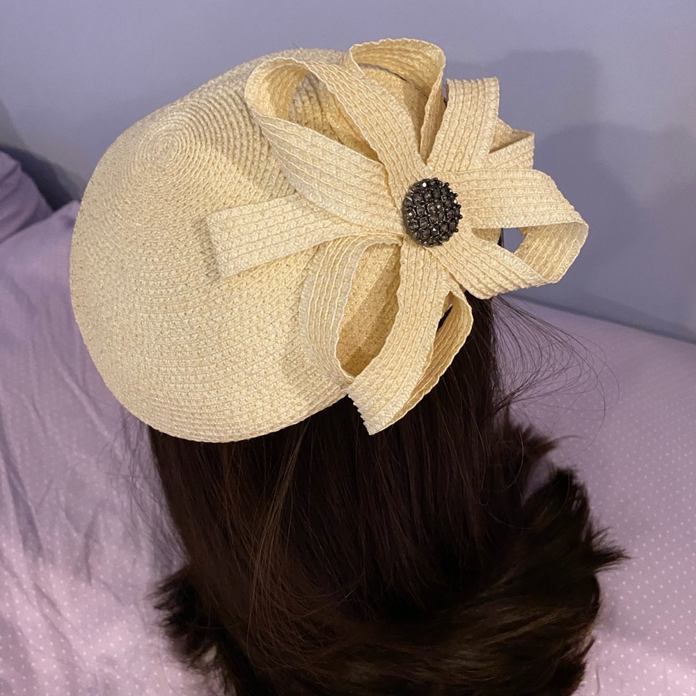 Cream Sculptural Flower Fascinator Hat